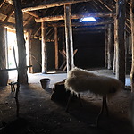 Hunebedcentrum oertijdpark ijzertijdboerderij binnenzijde